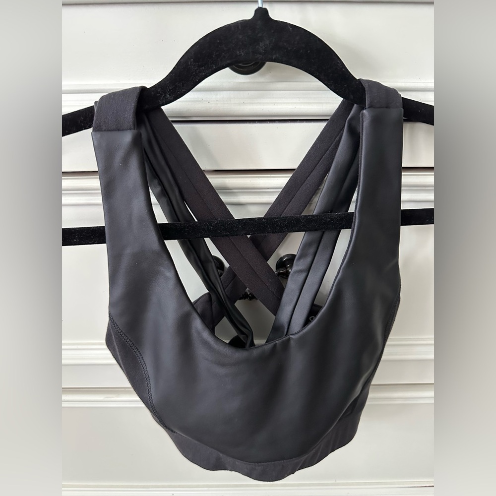 SPLENDID Ladies Women Size XS Black Faux Leather Back Cross Straps Sport…